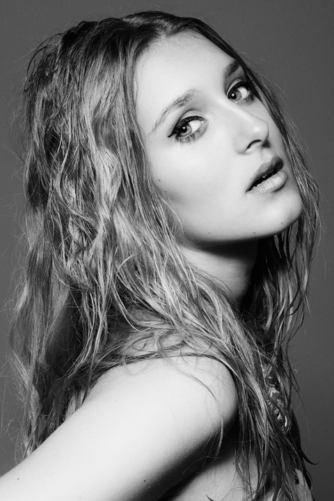 FRANNS Covermodel Juni Luisa "The Sour Cherry" FRANNS Covermodel Juni Luisa "The Sour Cherry"